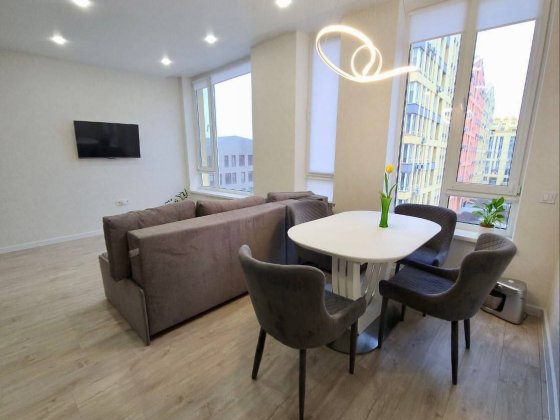 Продаж 3-к квартири ЖК Комфорт таун Березнева 12 Київ