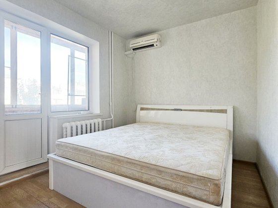 На продаж трикімнатна Мінський масив Київ