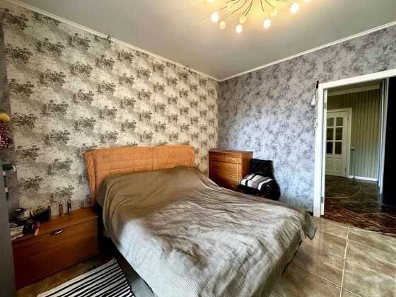 Простора 3-кімнатна квартира 85 м² вул. Ревуцького 36/2 Киев