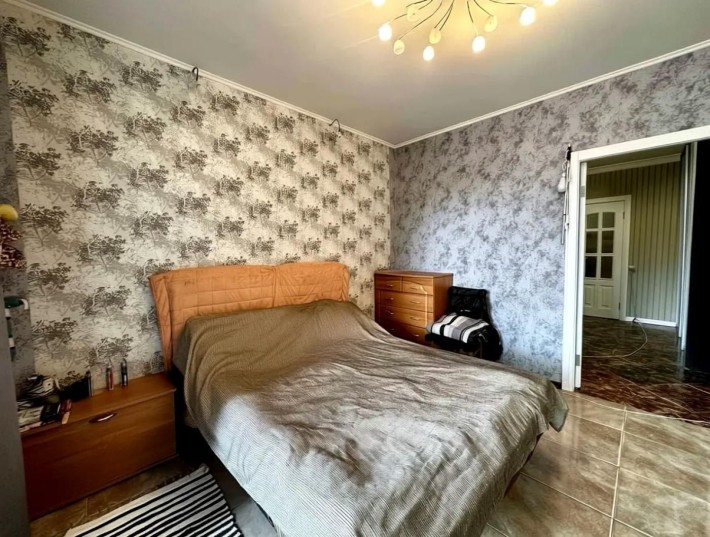 Простора 3-кімнатна квартира 85 м² вул. Ревуцького 36/2 - фото 1