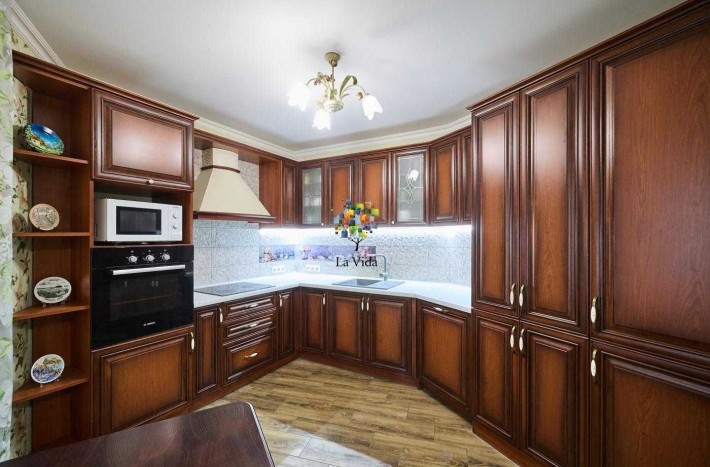 Продається велика 3-к з ремонтом та меблями, вул. Бальзака, 4а - фото 1