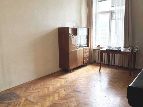 Двокімнатна сталінка, центр, до метро Палац Украіна 200 м Київ