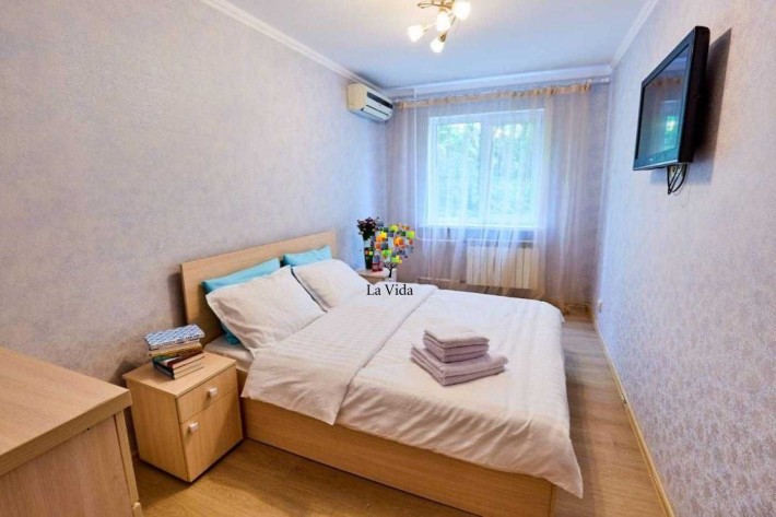 Продам роздільну 2к квартиру на Кловській - фото 1