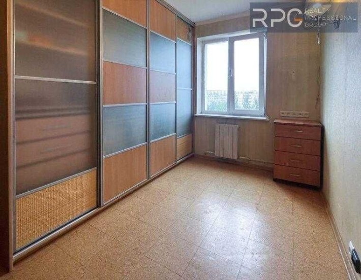 Продається 3к. квартира по вул. А.Солов'яненка,8  рк - фото 1