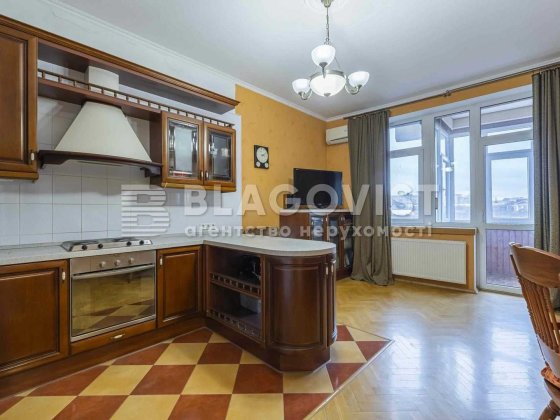 Продаж 2к Старонаводницька Лесі Українки Коновальця Печерськ Київ