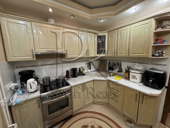 Продаж 2 кімнатної квартири на Троєщині Київ