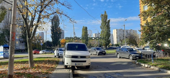 Продам 2к квартиру біля метро Оболонь - фото 1