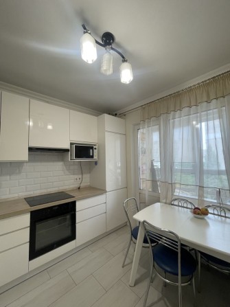 Продаж 3 кім.квартиру вул.Гмирі 18, метро 7 хв. - фото 1