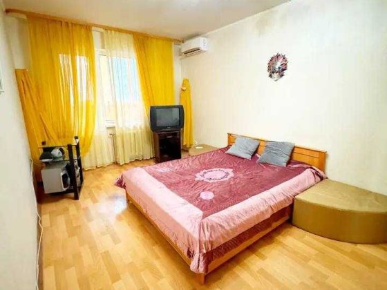 Там, де метро Позняки зустрічає ранковий вітер, Продається Квартира! Київ