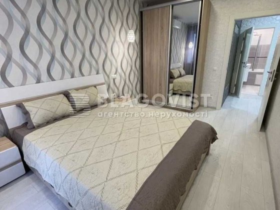 Продаж 2 кв Метрологічна 52   ЖК  Кришталеві Джерела Голосіївський р-н Київ