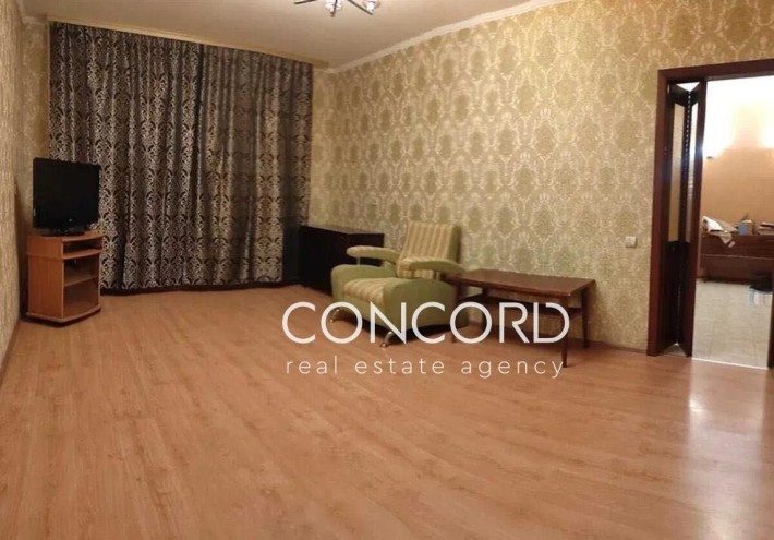 Троєщина. Метро Почайна. Олександри Екстер (Цвєтаєвої Марини) вул., 12 - фото 1