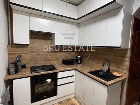 Продаж 1 к квартири.    Ремонт 39 м    Є відновлення Київ