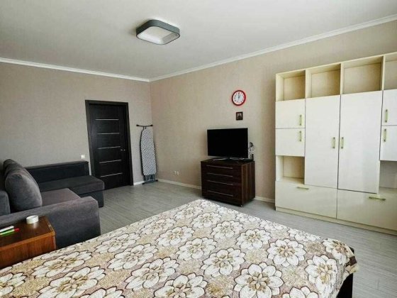 Продажа 1 к. кв. Позняки, Пчёлки, 2 Б, В доме генератор. Київ