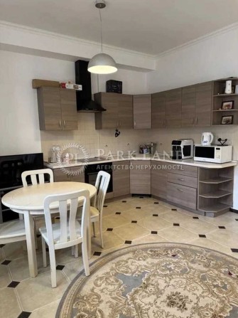 Коновальця Євгена (Щорса), 44а, Панорама на Печерську - фото 1