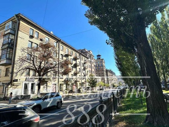 Хрещатик. Елітна Сталінка. 2-кімнатна із захоплюючим видом на Центр! Київ