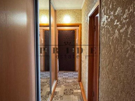 Трикімнатна квартира з ремонтом біля ТРЦ Район ТРОЄЩИНА Киев