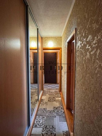 Трикімнатна квартира з ремонтом біля ТРЦ Район ТРОЄЩИНА - фото 1