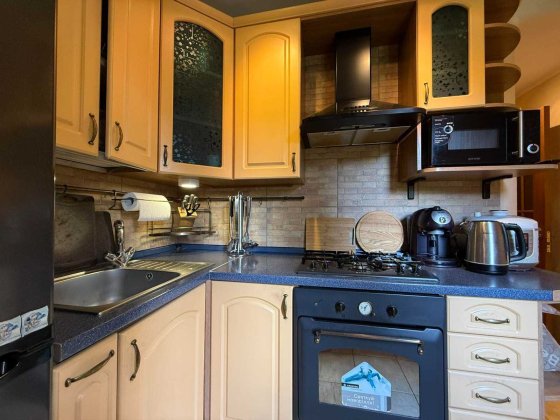 Двокімнатна укомплектована гарна квартира 45 кв.м., вул. Дашкевича Київ