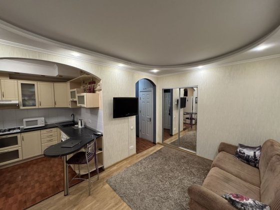 2-к Центр Києва. м. Палац Україна. Велика Васильківська вул. 118 Киев