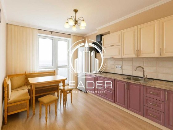 Бориспільска, 6, цегляний будинок, м. Бориспільська-Червоних Хутір Київ