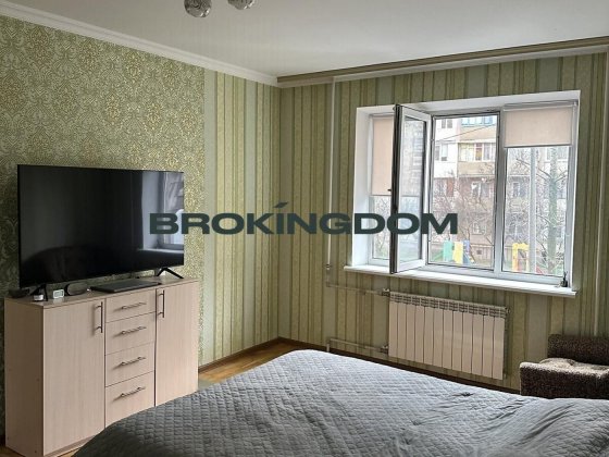 Продаж 1-к квартири м.Київ  Троєщина Київ