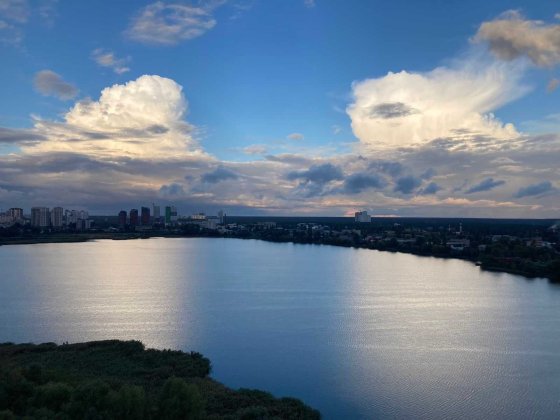 Супер краєвид, метро Харківська-10 хв , євро-2 кімнатна. ЖК Ревуцький Київ