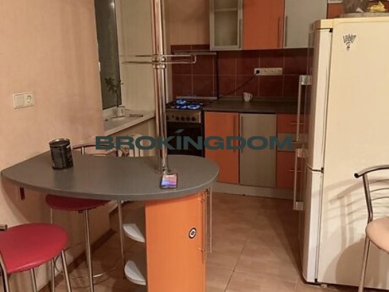 2 кім. кв. вул. Михаила Бойчука 13.Печерськ Киев