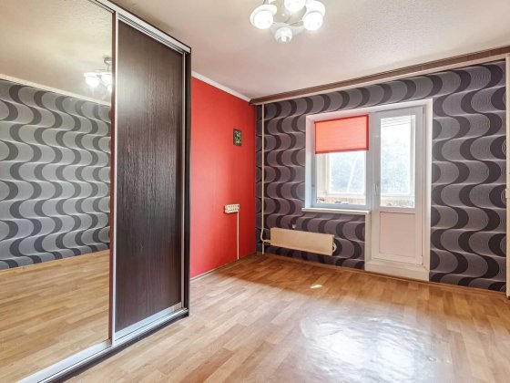 Продаж 3-к квартира, Харківський масив (71м2) Київ
