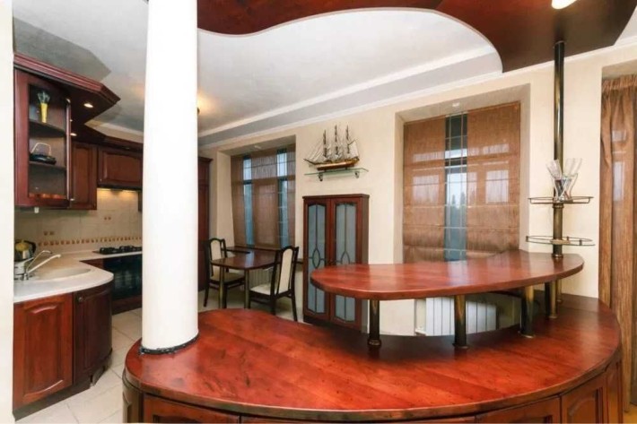 Продам 3-кімн. Миколи Міхнoвського бульв. 7, 76 м.кв. Сталінка. - фото 1