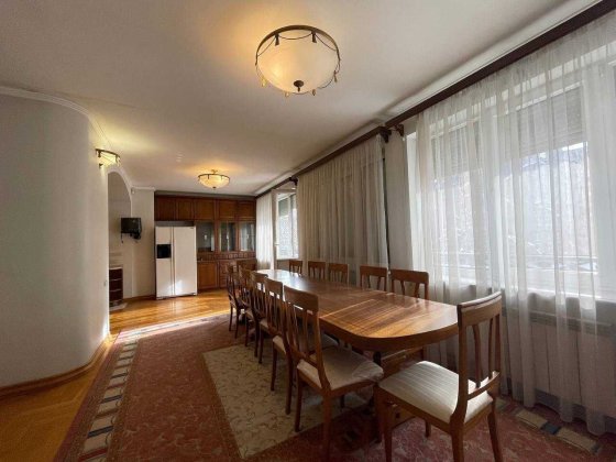 Продаж квартири Саксаганського, центр, Льва Толстого, Олімпійська Киев