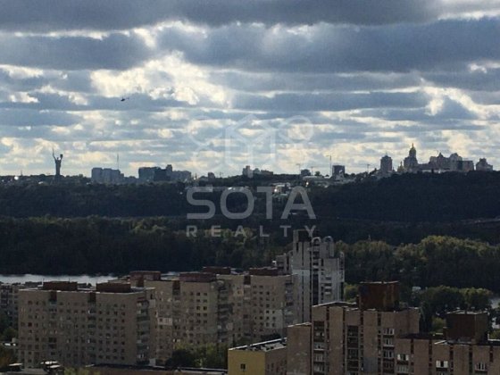 Простора 1к.квартира, вул. Каховська 62А, метро Лівобережна Киев