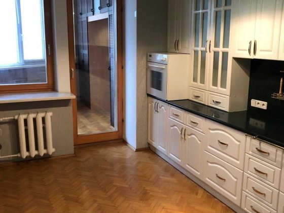 Продам 1-к квартиру. м.Київ, пр-т Г. Сталінграда, 16-Д. 122000 $ Київ