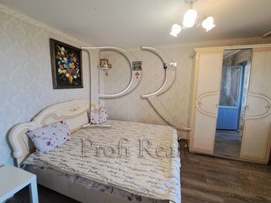 Продаж 3к квартири. м.Лісова. Мілютенко 11. Киев