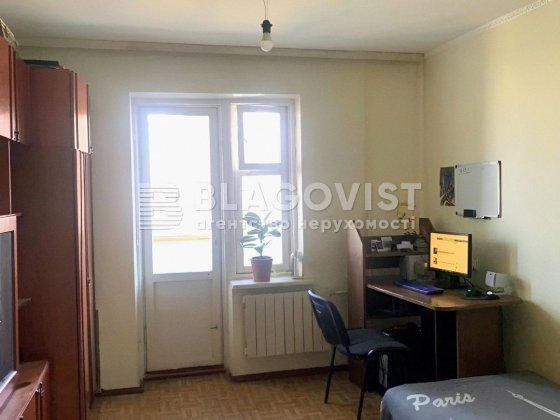 Продаж 4-х кімнатної квартири Драгоманова 20 Дарницький район Позняки Киев