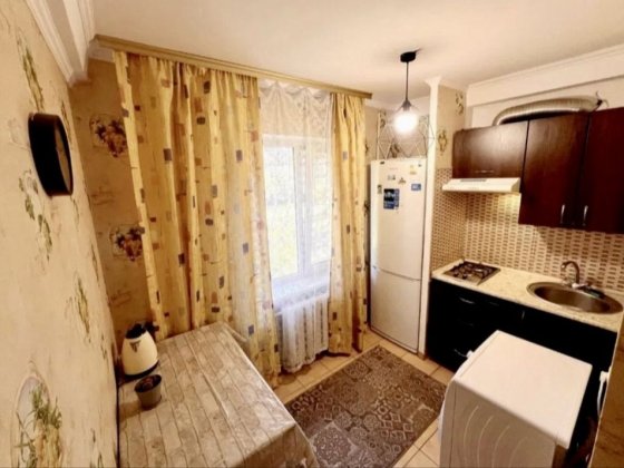 Продаж 1 кімнатної квартири Мілютенка будинок 24 метро Лісова Киев