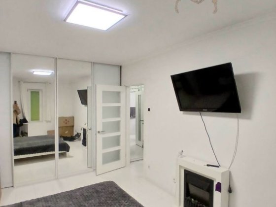 Продаж 2к квартири вул. Милославська 2 Київ