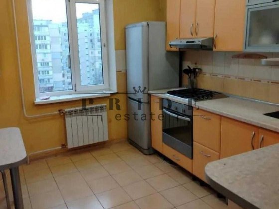Продаж 3-к квартири в Дарницькому районі Київ