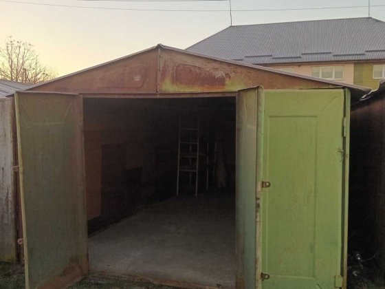 здам гараж  в кооп за П"яним базаром Ужгород