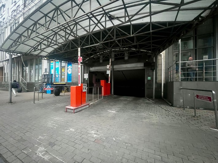 Оренда паркінгу БЦ Олімпійський, вул. Велика Васильківська, 72 - фото 1