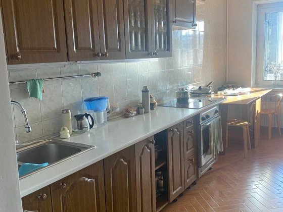 Продам двухкімнатну квартиру на вулиці В.Івасюка 16,Оболонь. Київ