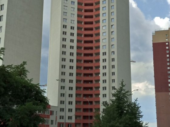 Однокомнатная 37 кв.м. по ул. Милославская 18. Дом Сдан. Київ