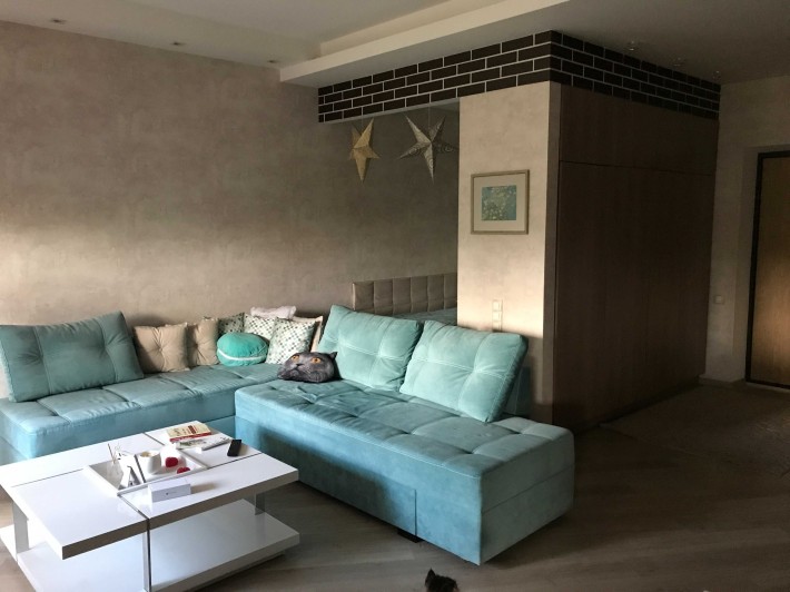 Дизайнерська 1-кімнатна квартира біля м Чернігівська вул. Черчилля 43 - фото 1