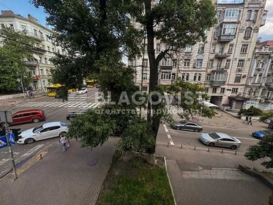 2К Тарасівська 28 Саксаганського Центр Метро Університет