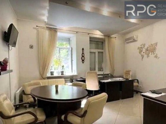 Продаж 2к квартири під офіс Урядовий квартал Київ