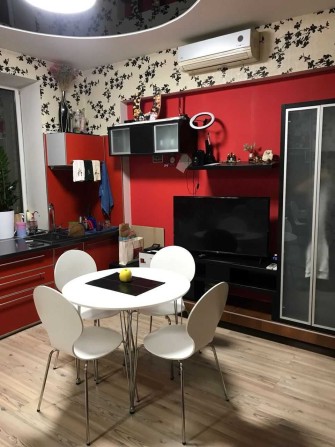 Без% 1 к, 54м, 1 п,продаж,вул. Костанайська  сталінка  м "Деміївська" - фото 1