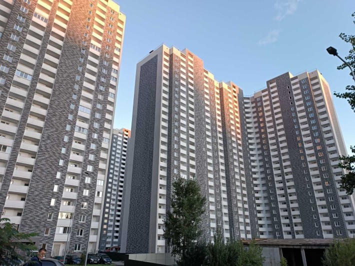 Видова квартира з 2-ма гардеробними і ремонтом. Оболонь, без комісії! - фото 1