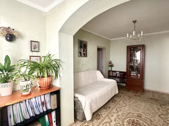 Продаж 2к квартири Троещина Радунська 26 Київ