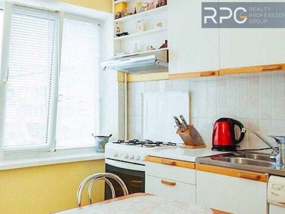 Продаж 2к квартири Кловський узвіз 24 метро Арсенальна Київ