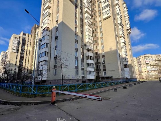 Продаж квартири 3к проспект Павла Тичини, 10 Київ Київ