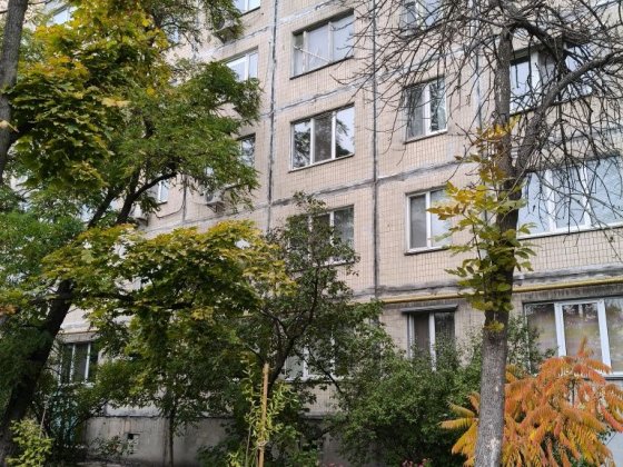 Тичини 28. Продам 3х кімнатну квартиру на Березняках Киев